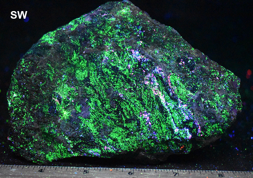 Willemite, Sphalerite, Cleiophane, Calcite (white FL)