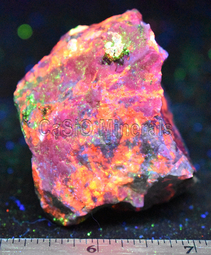 Margarosanite, Axinite, Calcite, Prehnite, Xonotlite, Hyalophane