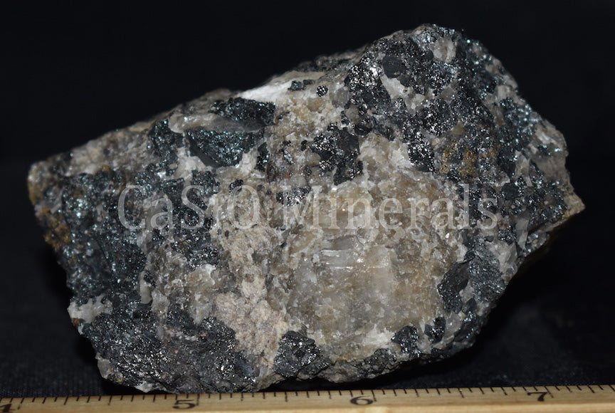 Cuspidine, Calcite