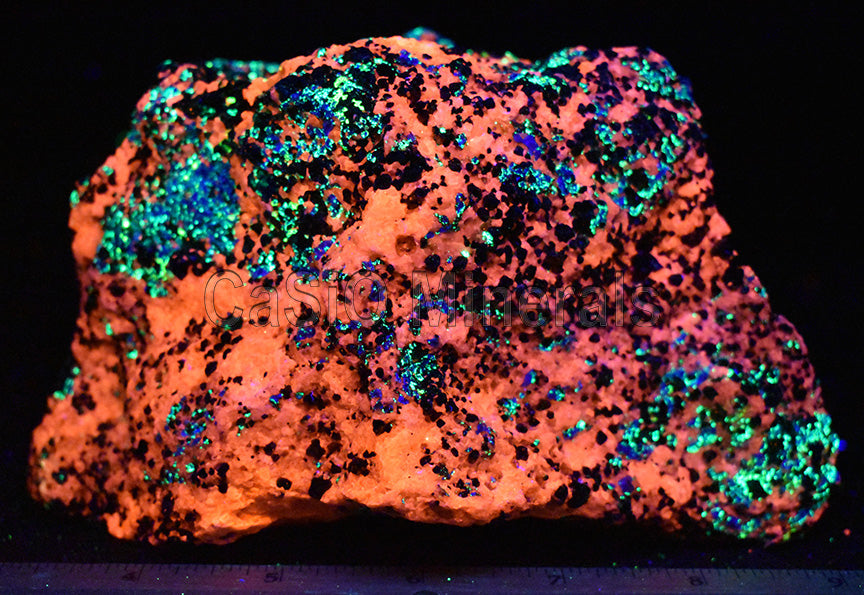 Hardystonite, Calcite, Esperite, Willemite