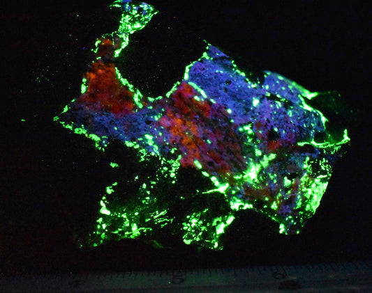 Fluorescent Bustamite (SW), Hardystonite, Clinohedrite, Willemite