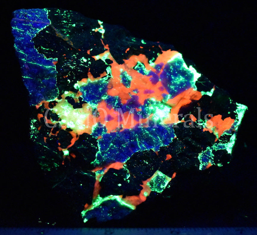 Hardystonite crystals, Calcite, Willemite