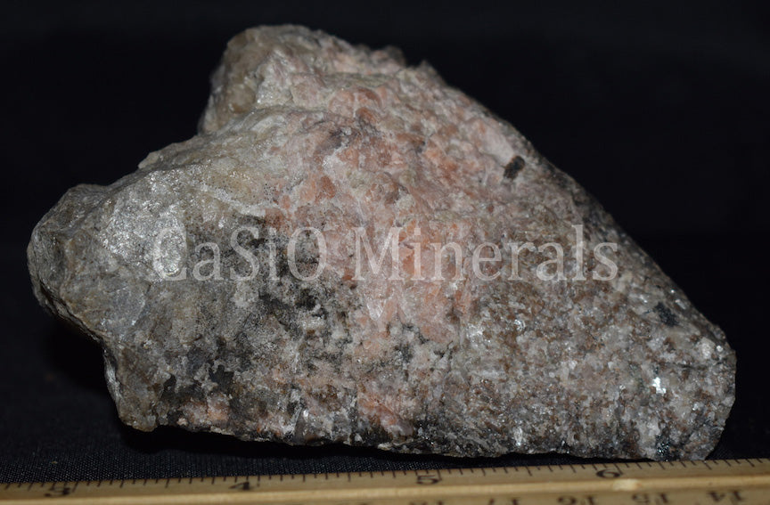 Hardystonite, Clinohedrite, fluorescent Bustamite (SW), Calcite, Willemite