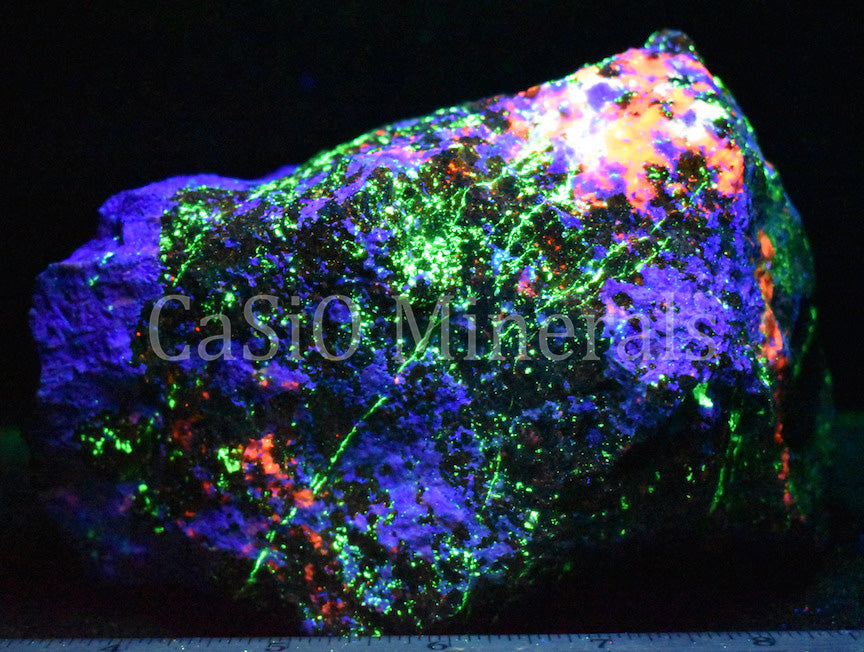 Large fluorescent Barite, Hardystonite, Calcite, Willemite